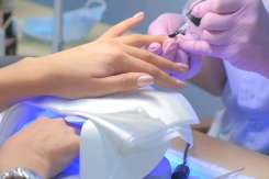 Substanța TPO din manichiura cu gel: riscuri și alternative sigure