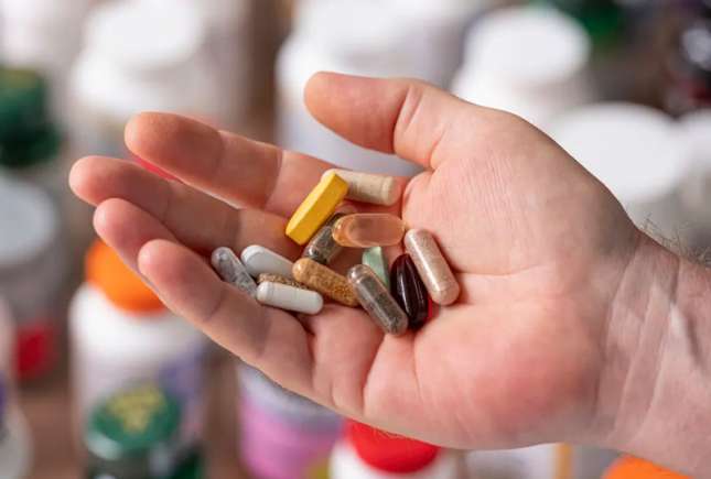 Excesul de vitamine: ce riscuri implică și cum le eviți