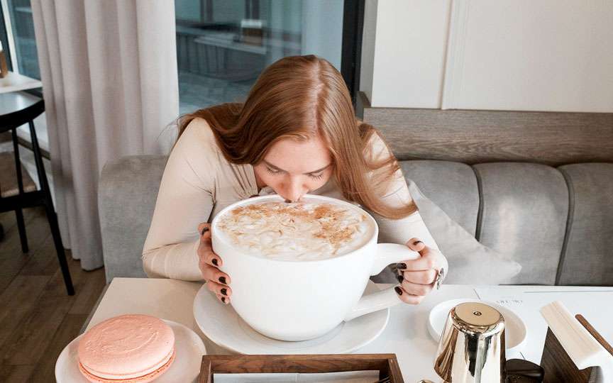 Câtă cafea poți consuma zilnic fără riscuri și ce trebuie să știi despre cofeină