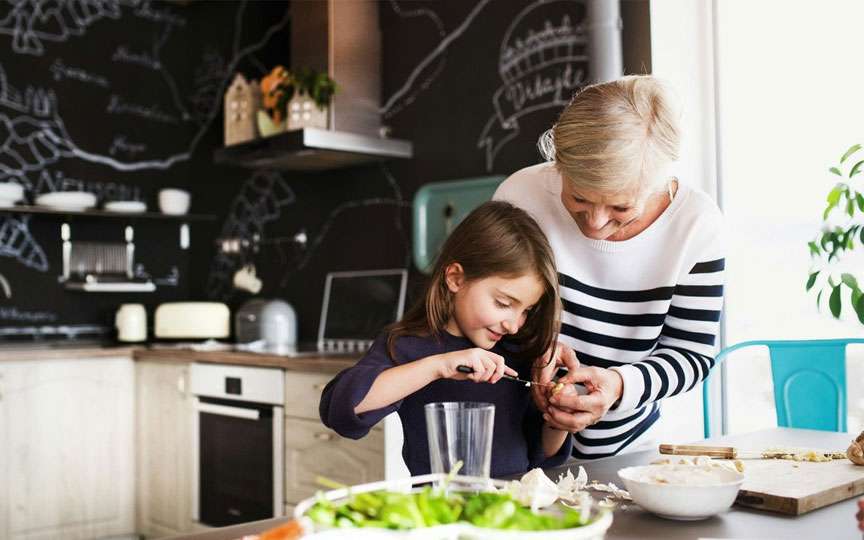 Alimente interzise copiilor sub 5 ani: ce trebuie evitat pentru o creștere sănătoasă