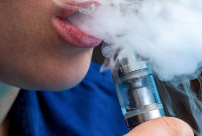 Alarmant: țigările electronice și dependența de nicotină la adolescenți