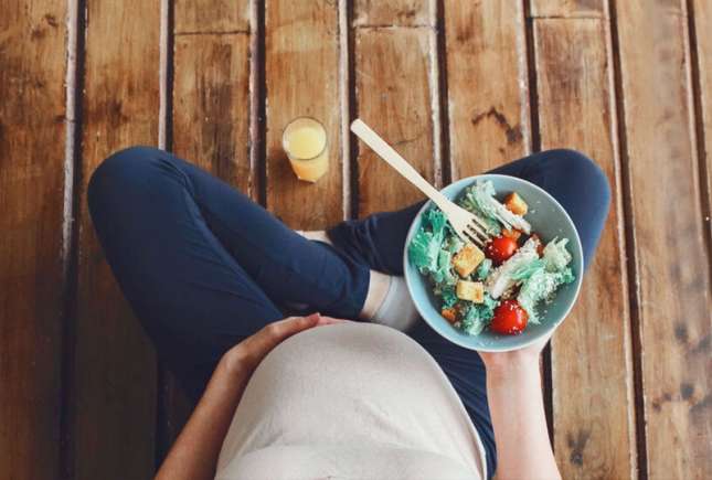 Alimentația periculoasă pentru femeile însărcinate: veganism și crudivorism