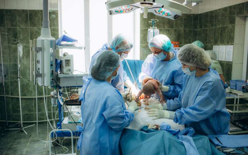 Cum decurge nașterea: etapele travaliului, contracțiile și diferențele între prima și a doua