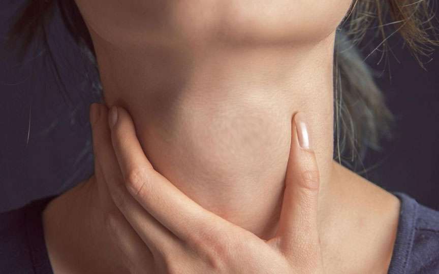 Tulburări tiroidiene post-natale: ce trebuie să știe mamele după naștere