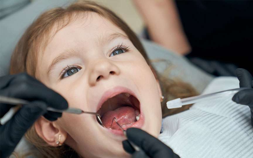 Factorul hormonal care accelerează erupția dinților de lapte la copii