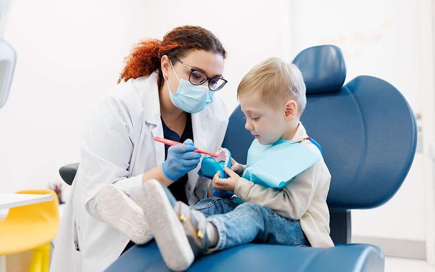 La Medpark, tratamentele stomatologice la copii încep cu un zâmbet. Servicii complete de la 1 la 18 ani