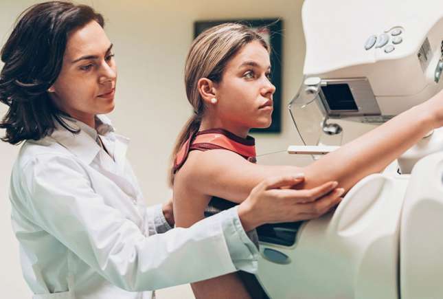 Inteligența artificială depășește medicii în estimarea riscului de cancer mamar