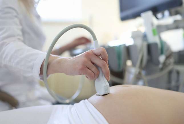 Placenta joasă în sarcină: cauze, riscuri și recomandări medicale