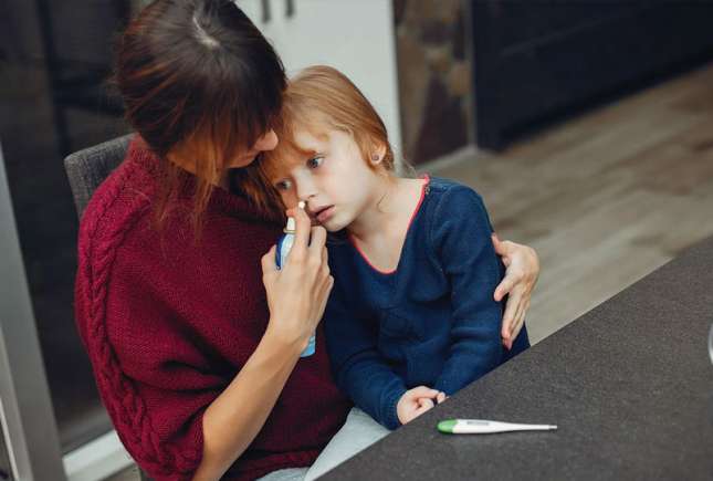 Remedii populare periculoase în tratamentul ARI la copii: ce să NU folosești