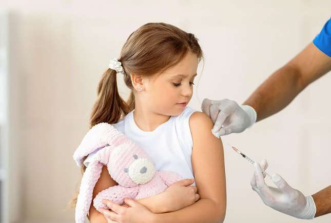 9 întrebări frecvente despre vaccinarea copiilor – ce trebuie să știe părinții