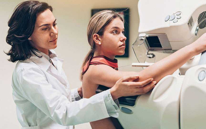 Inteligența artificială depășește medicii în estimarea riscului de cancer mamar