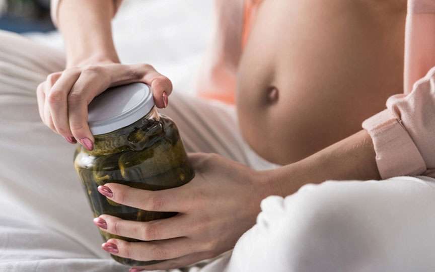 De ce gravidele simt nevoia de alimente sărate – Explicații medicale și sfaturi utile