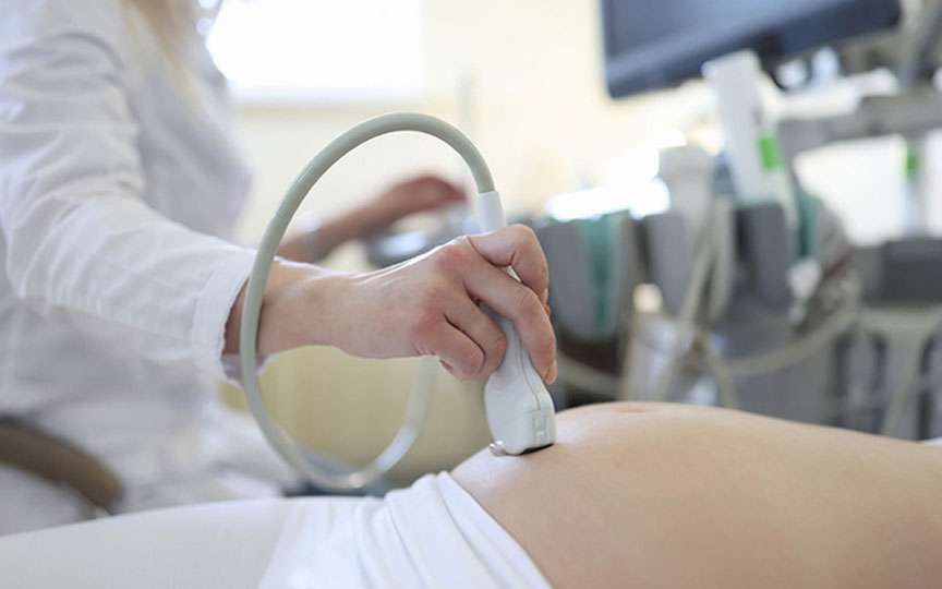 Placenta joasă în sarcină: cauze, riscuri și recomandări medicale