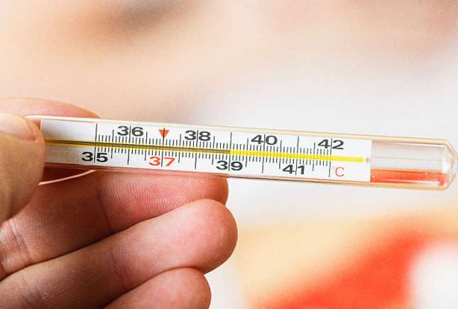 Cum se scade corect temperatura la copil: ghid complet pentru părinți