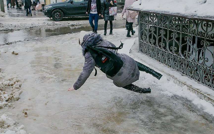 Poleiul trimite sute de oameni la spital: peste 250 de cazuri de traumatisme într-o singură zi