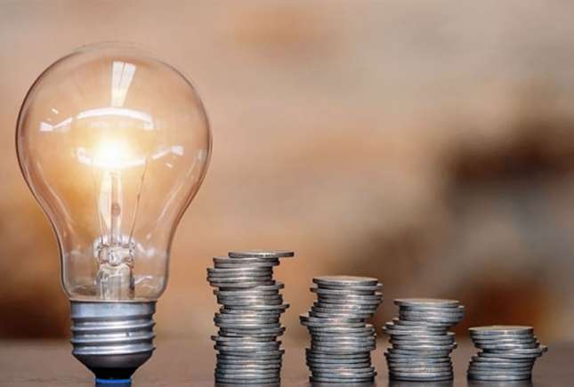 Energia electrică s-ar putea scumpi în Moldova. Premier Energy și FEE Nord cer majorarea tarifelor