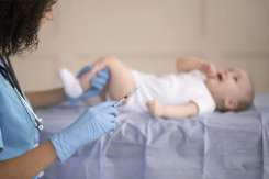 Refuzul vitaminei K la nou-născuți crește de 81 de ori riscul de hemoragii cerebrale
