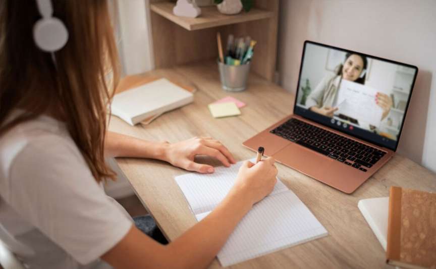 Elevii din Bălți trec temporar la lecții online din cauza situației legate de apă