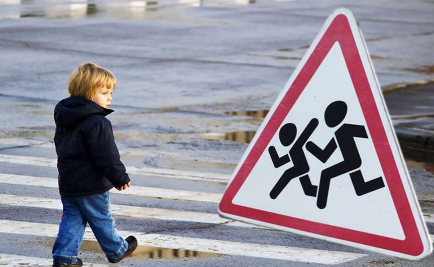 2 copii și 11 adulți răniți în accidente rutiere: cum îți înveți copilul siguranța în trafic