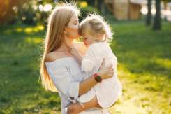 Capcane frecvente ale parentingului și cum le poți evita eficient