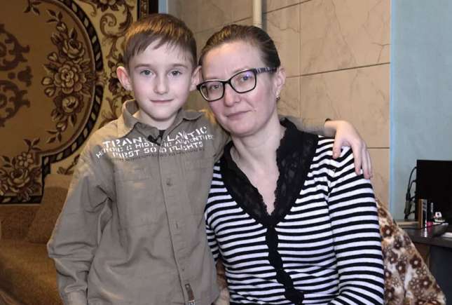 /VIDEO/ Viața într-o familie monoparentală. Experiența Angelei Schin din Cuhnești