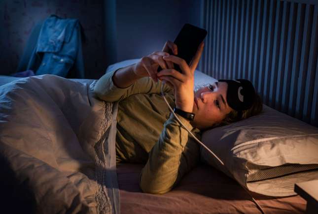 Insomnie: ce să faci când nu poți adormi — cauze, soluții și când mergi la medic