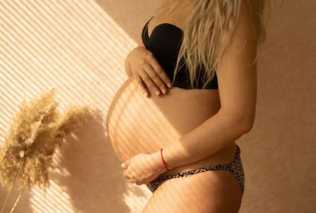 Solar în sarcină: ce spun medicii despre bronzul artificial în timpul celor 9 luni