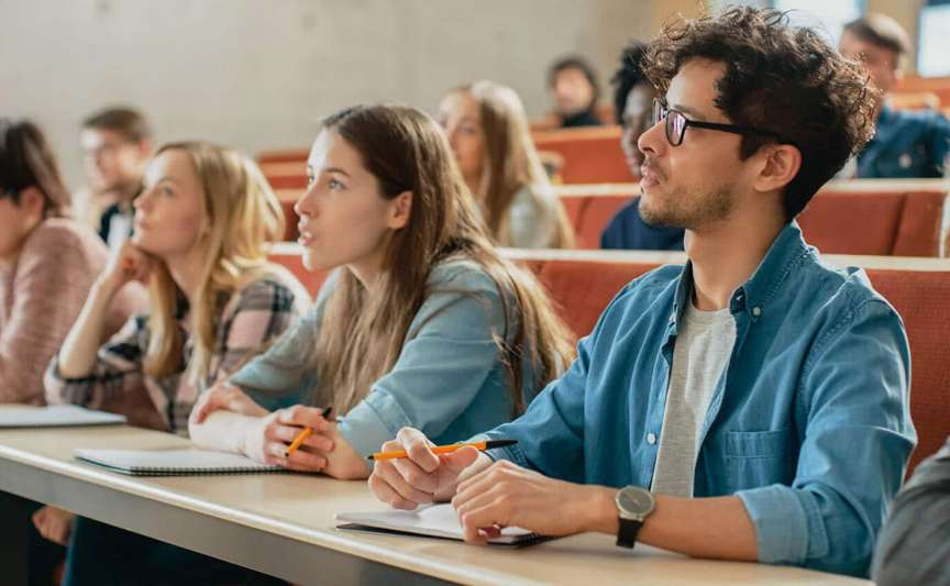 Admitere 2026: universitățile din Moldova cresc bursele studenților cu 40 la sută