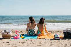 Costumul de baie ud și sănătatea intimă: 4 riscuri de care puține femei știu