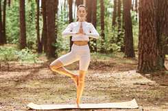 Cum influențează yoga organismul și de unde să începi practica, explică o instructoare