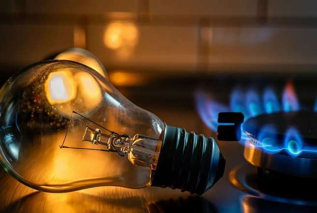 Alarmant: noi scumpiri la gaz și energie electrică. Guvernul schimbă regulile TVA din 2027
