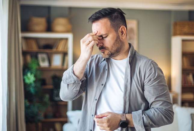 De ce se întunecă în fața ochilor când te ridici brusc și când e motiv de îngrijorare