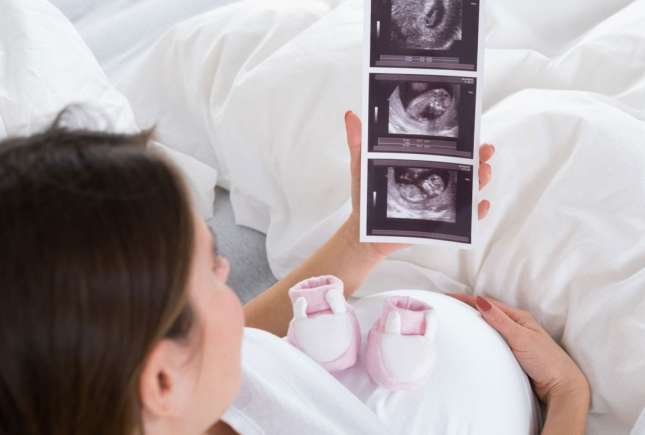 Ecografiile de screening în sarcină: ce urmărește fiecare trimestru