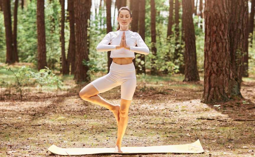 Cum influențează yoga organismul și de unde să începi practica, explică o instructoare