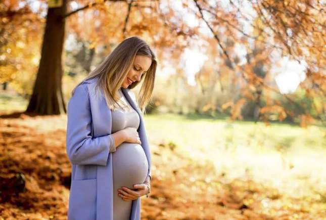 Cum te protejezi în sarcină de gripă și răceli: vaccinare, igienă și alimentație corectă