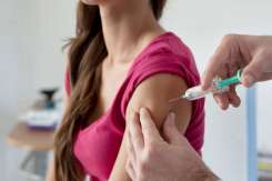 Vaccinul anti-HPV reduce riscul de naștere prematură