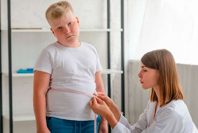Obezitatea la copii, de patru ori mai frecventă. OMS a schimbat regulile de tratament