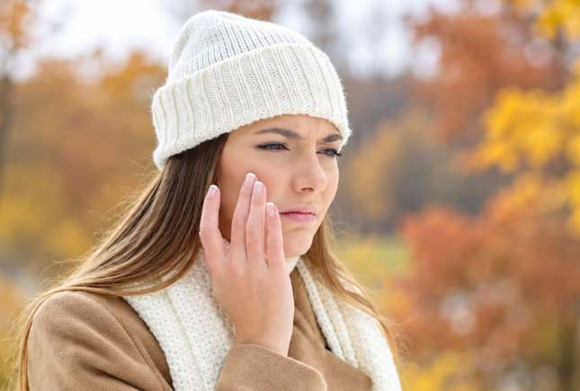 Pielea se usucă toamna? 7 greșeli pe care probabil le faci zilnic